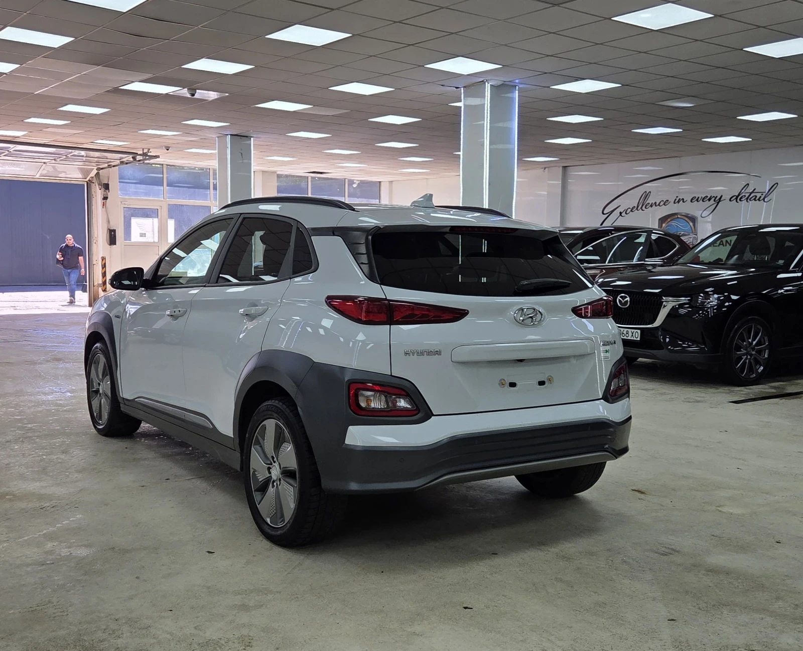 Hyundai Kona 64KWh/Premium/SOH100%, снимка 4 - Автомобили и джипове - 54549131