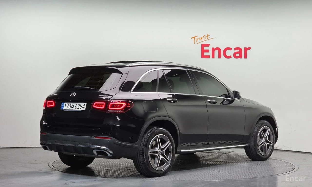 Mercedes-Benz GLC 300 X353 e4MATIC* ПОДГРЕВ* 360 КАМЕРА* , снимка 2 - Автомобили и джипове - 54710309
