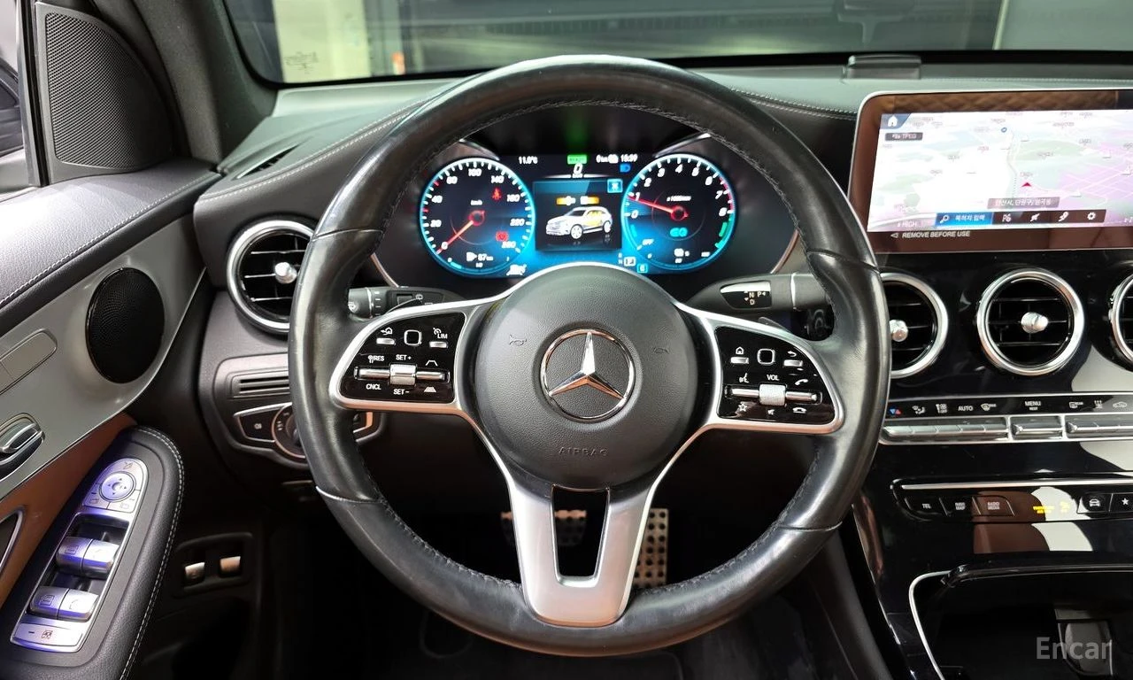 Mercedes-Benz GLC 300 X353 e4MATIC* ПОДГРЕВ* 360 КАМЕРА* , снимка 6 - Автомобили и джипове - 54710309