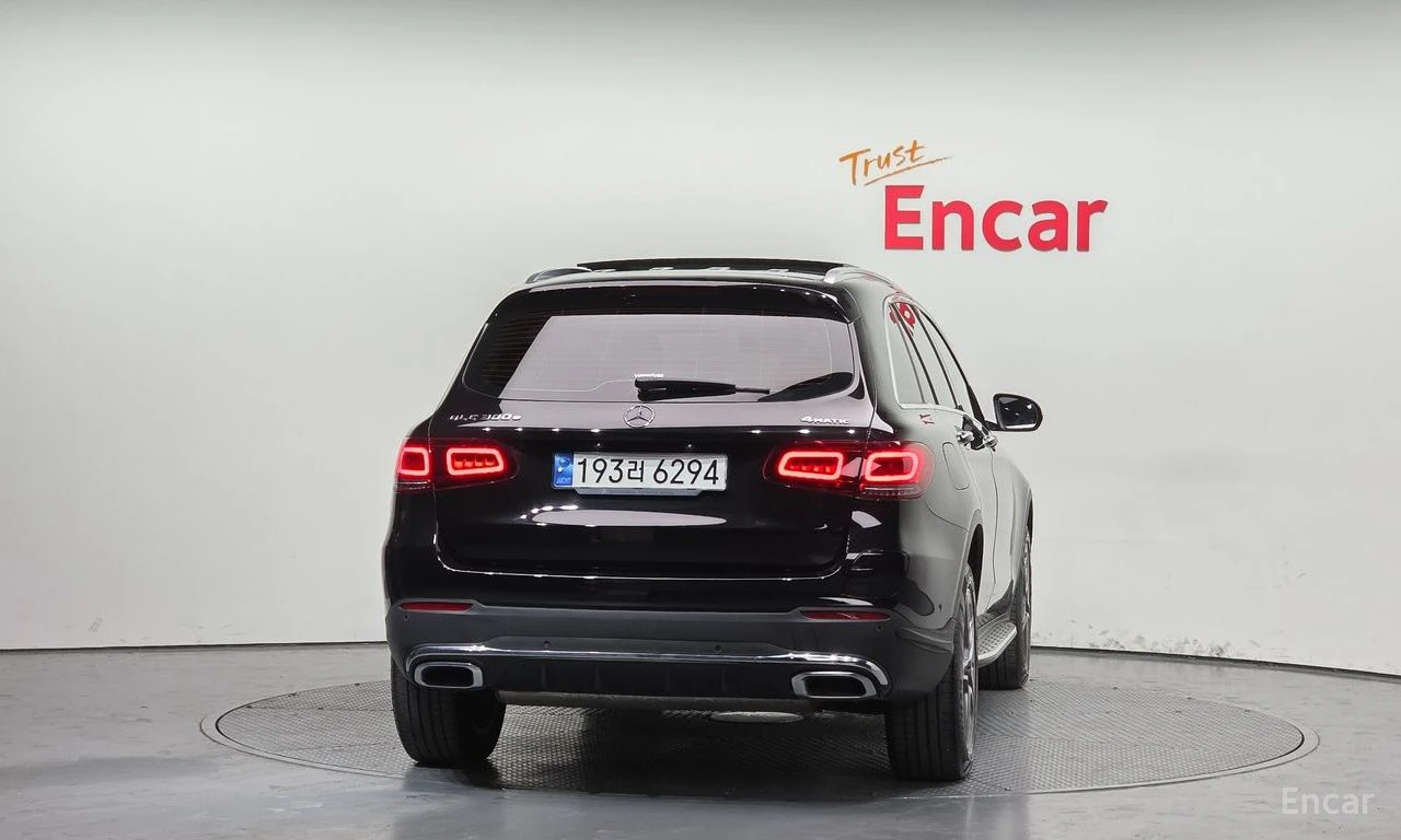 Mercedes-Benz GLC 300 X353 e4MATIC* ПОДГРЕВ* 360 КАМЕРА* , снимка 3 - Автомобили и джипове - 54710309