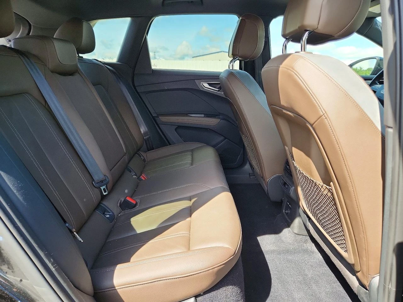 Audi Q4 E-TRON PREMIUM QUATTRO , снимка 11 - Автомобили и джипове - 54881421