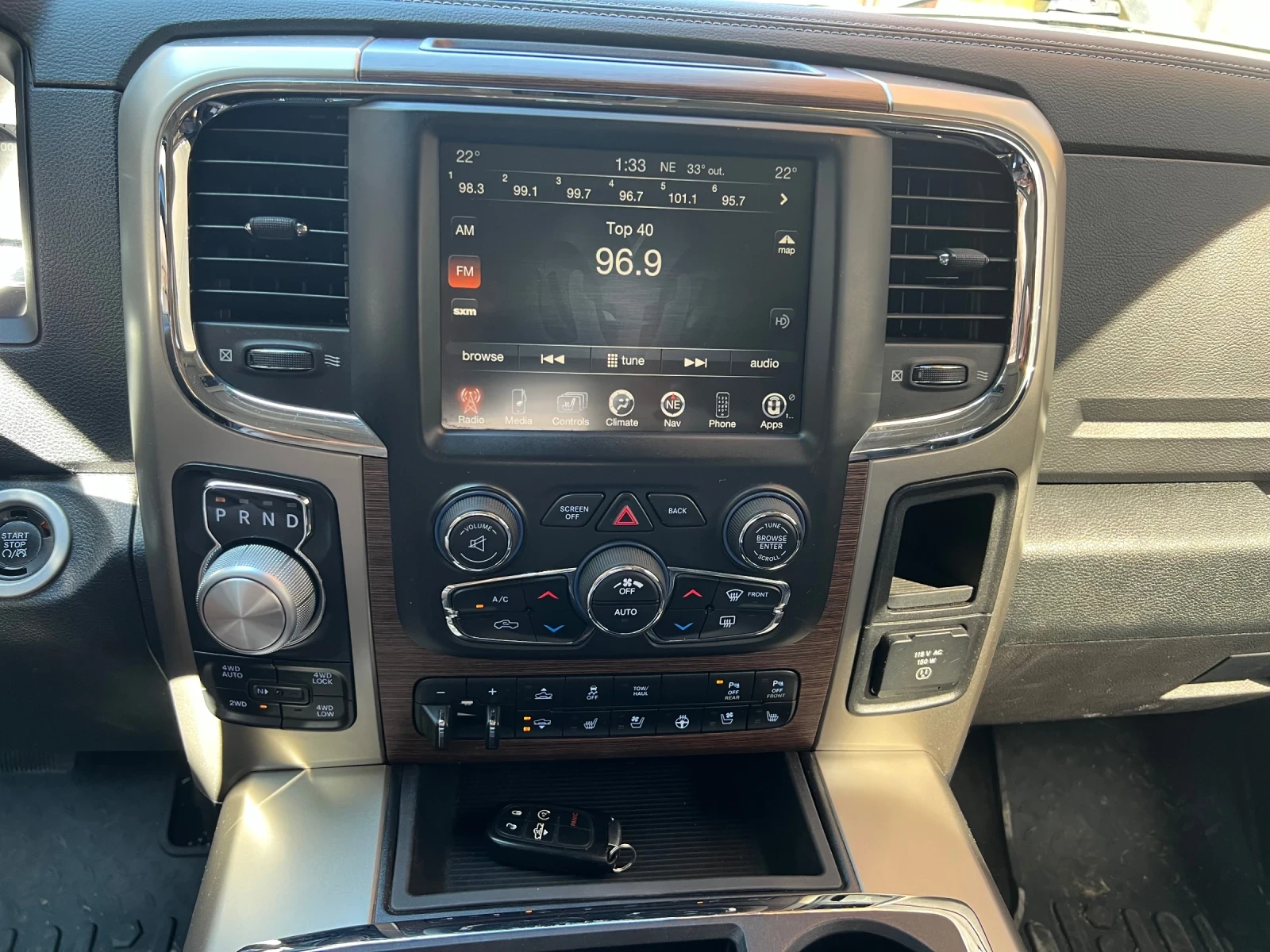 Dodge RAM 1500 5.7 Hemi Latami keyless , снимка 10 - Автомобили и джипове - 55740724
