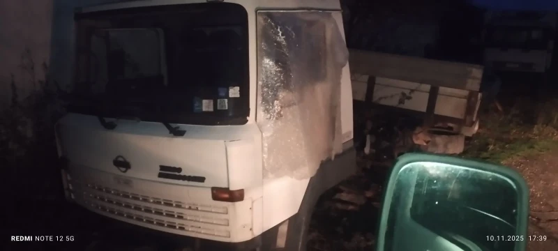 Nissan L35, снимка 2 - Бусове и автобуси - 52933643