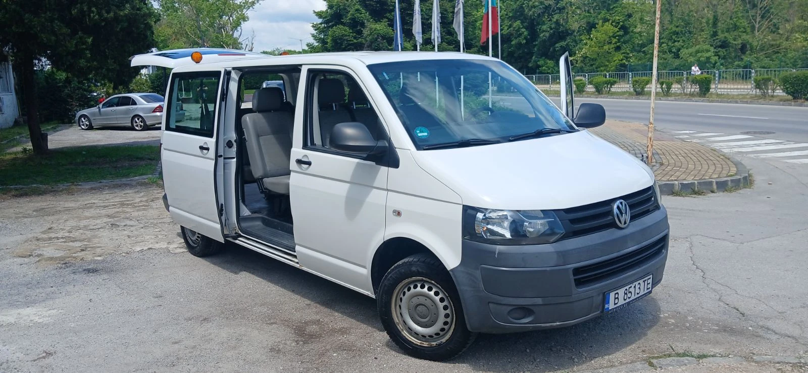 VW T5, снимка 2 - Бусове и автобуси - 54653235
