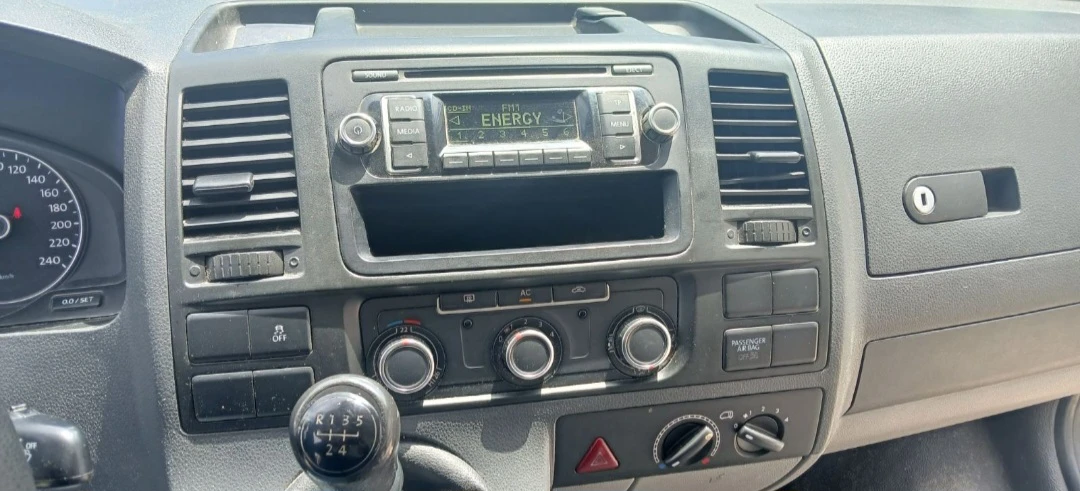 VW T5, снимка 8 - Бусове и автобуси - 54653235