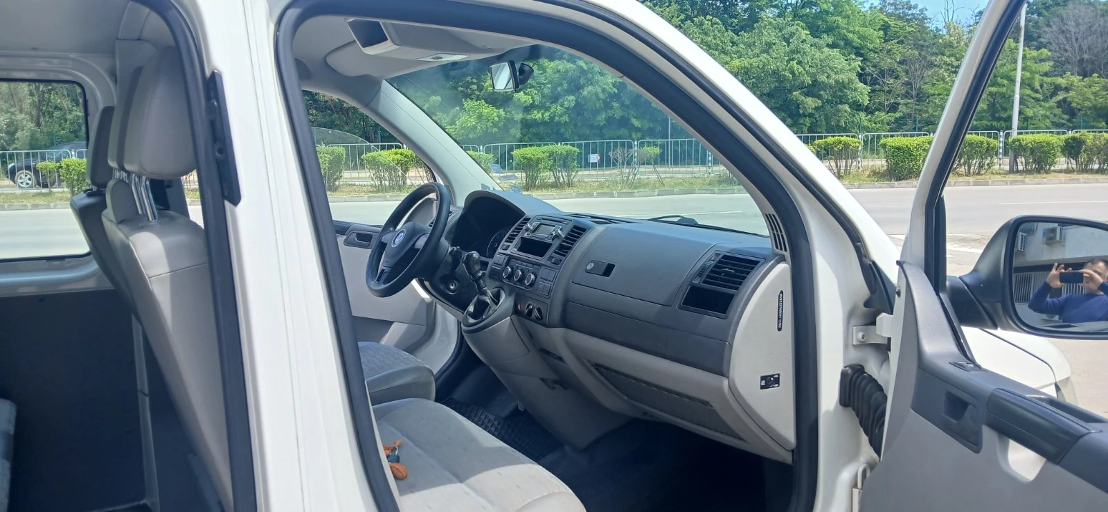 VW T5, снимка 10 - Бусове и автобуси - 54653235