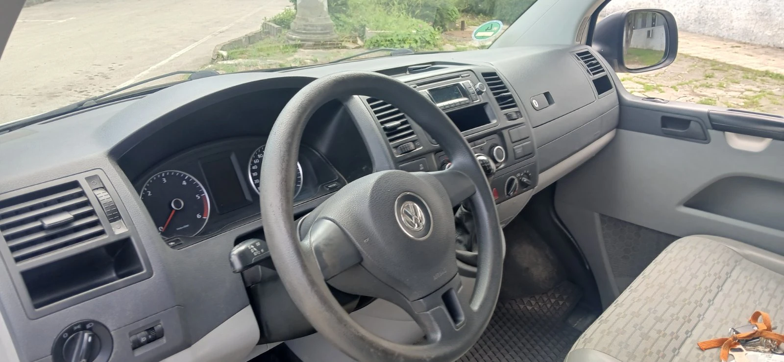 VW T5, снимка 14 - Бусове и автобуси - 54653235
