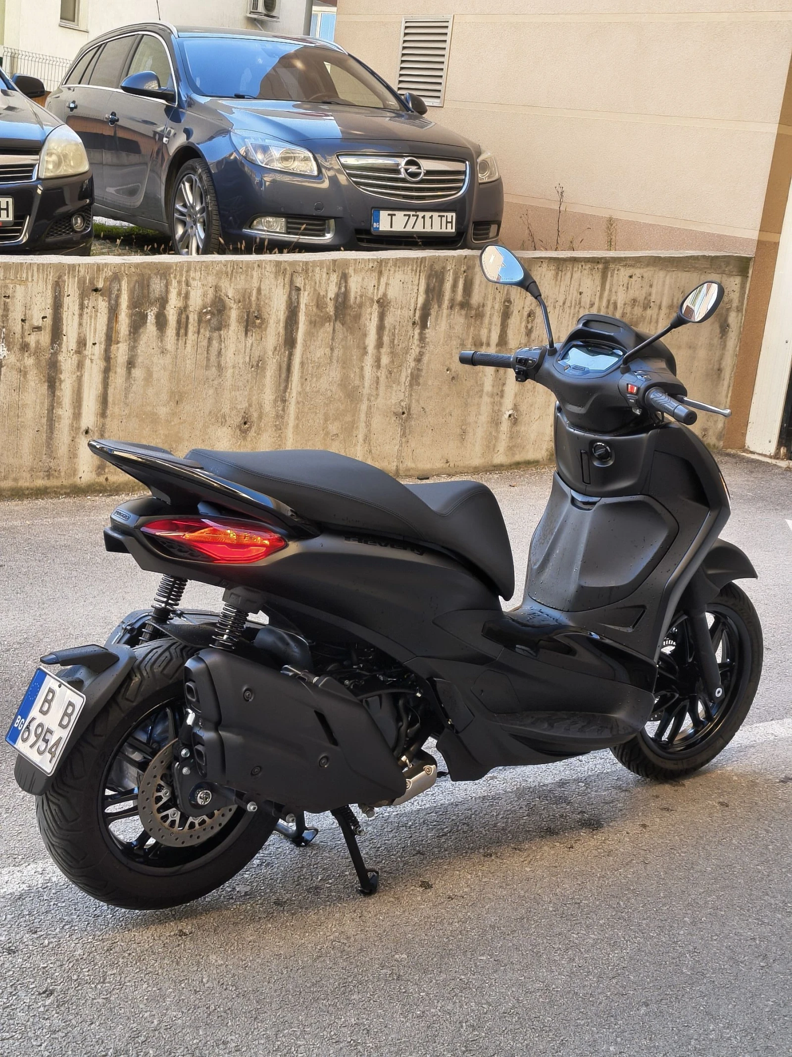 Piaggio Beverly DEEP BLACK, снимка 4 - Мотоциклети и мототехника - 55186788