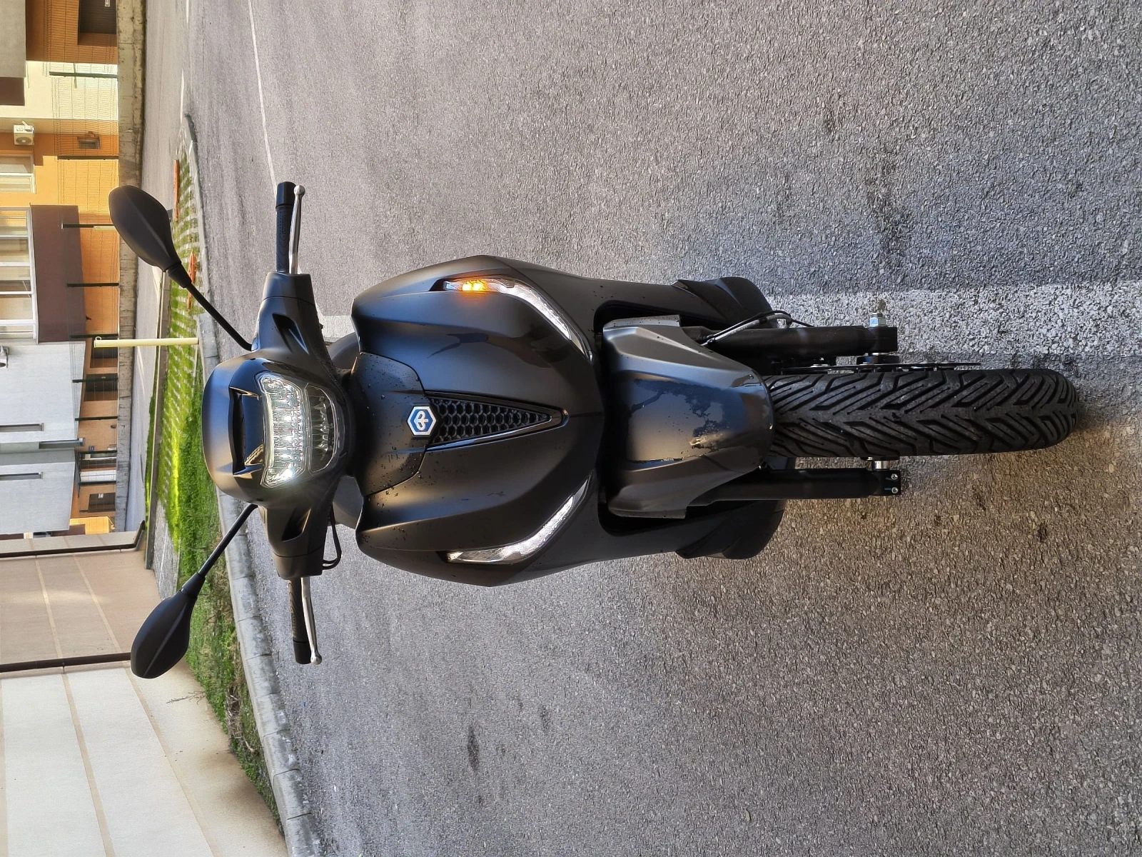 Piaggio Beverly DEEP BLACK, снимка 2 - Мотоциклети и мототехника - 55186788