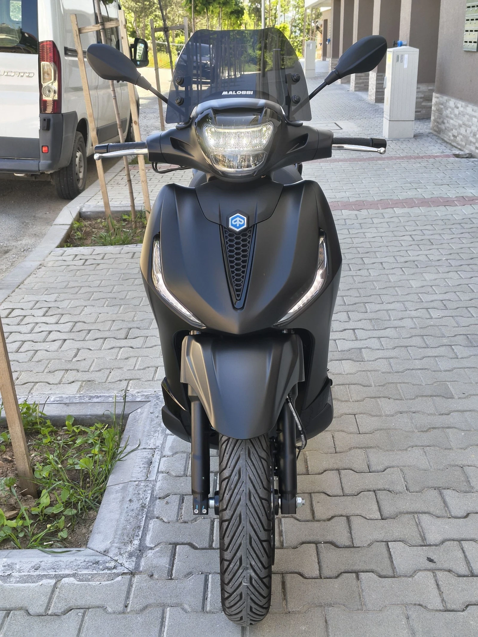 Piaggio Beverly DEEP BLACK