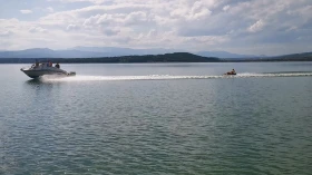 Моторна яхта Собствено производство, снимка 9