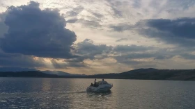 Моторна яхта Собствено производство, снимка 12