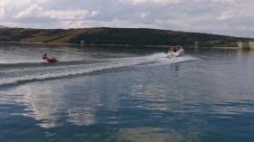 Моторна яхта Собствено производство, снимка 11