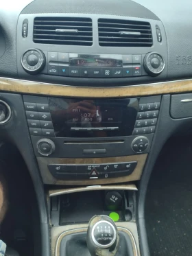 Mercedes-Benz E 220, снимка 11