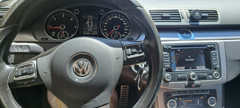 VW Passat, снимка 12 - Автомобили и джипове - 47023047