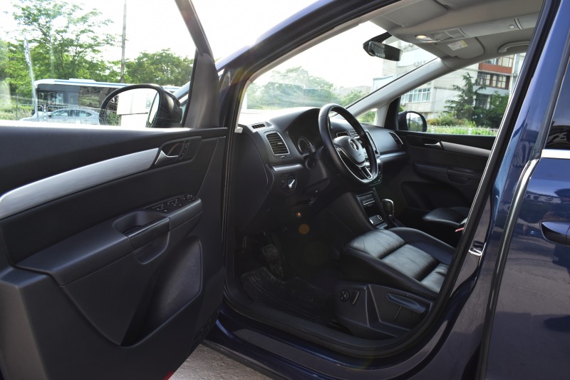 VW Sharan 2.0ТDI* 6+ 1* ELECTRIC-DOORS* HIGHLINE* AUTOMAT, снимка 8 - Автомобили и джипове - 45993700