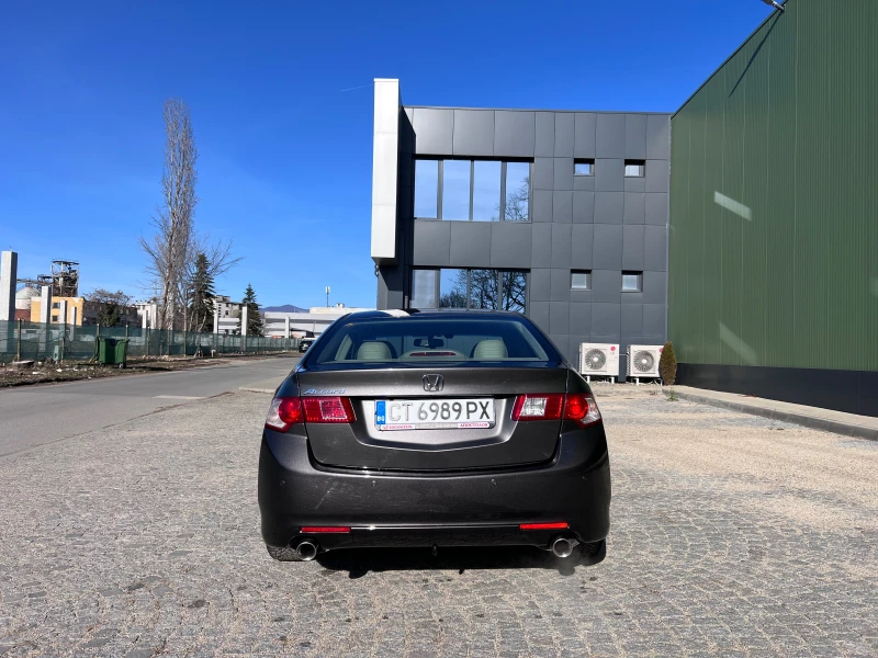 Honda Accord 2.4 Газ, снимка 6 - Автомобили и джипове - 48537805