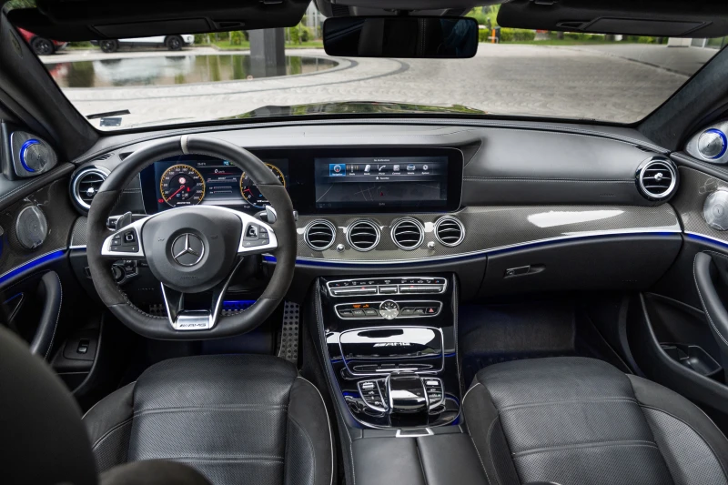 Mercedes-Benz E 63 AMG S, Всички екстри, снимка 6 - Автомобили и джипове - 52657255