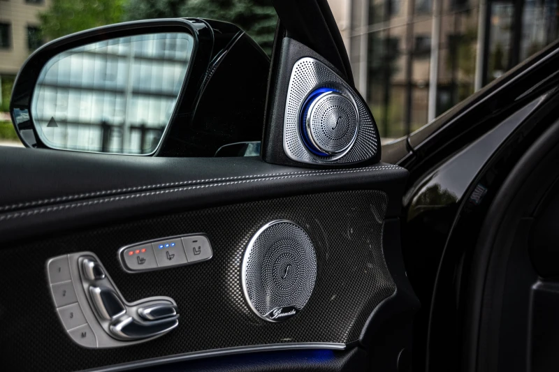 Mercedes-Benz E 63 AMG S, Всички екстри, снимка 7 - Автомобили и джипове - 52657255