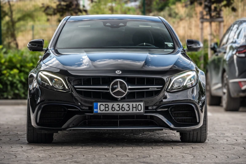 Mercedes-Benz E 63 AMG S, Всички екстри, снимка 3 - Автомобили и джипове - 52657255