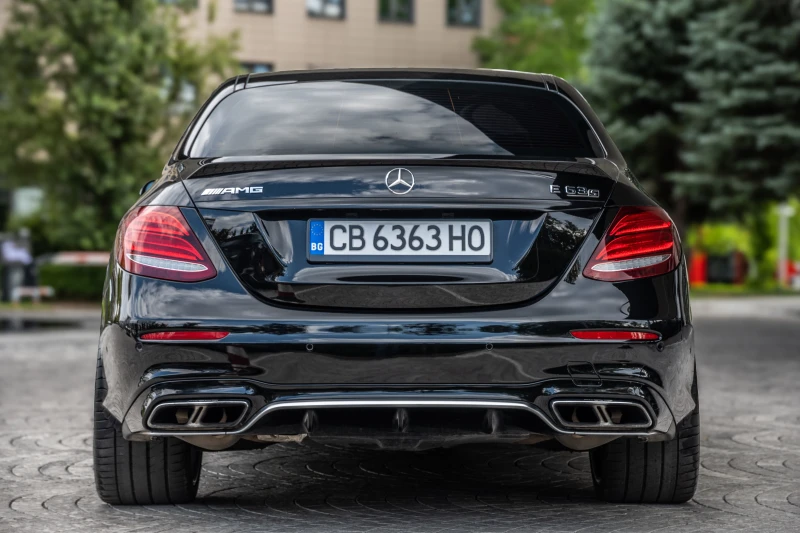 Mercedes-Benz E 63 AMG S, Всички екстри, снимка 15 - Автомобили и джипове - 52657255
