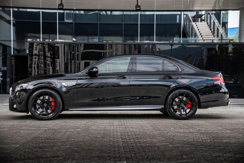 Mercedes-Benz E 63 AMG S, Всички екстри, снимка 4 - Автомобили и джипове - 52657255