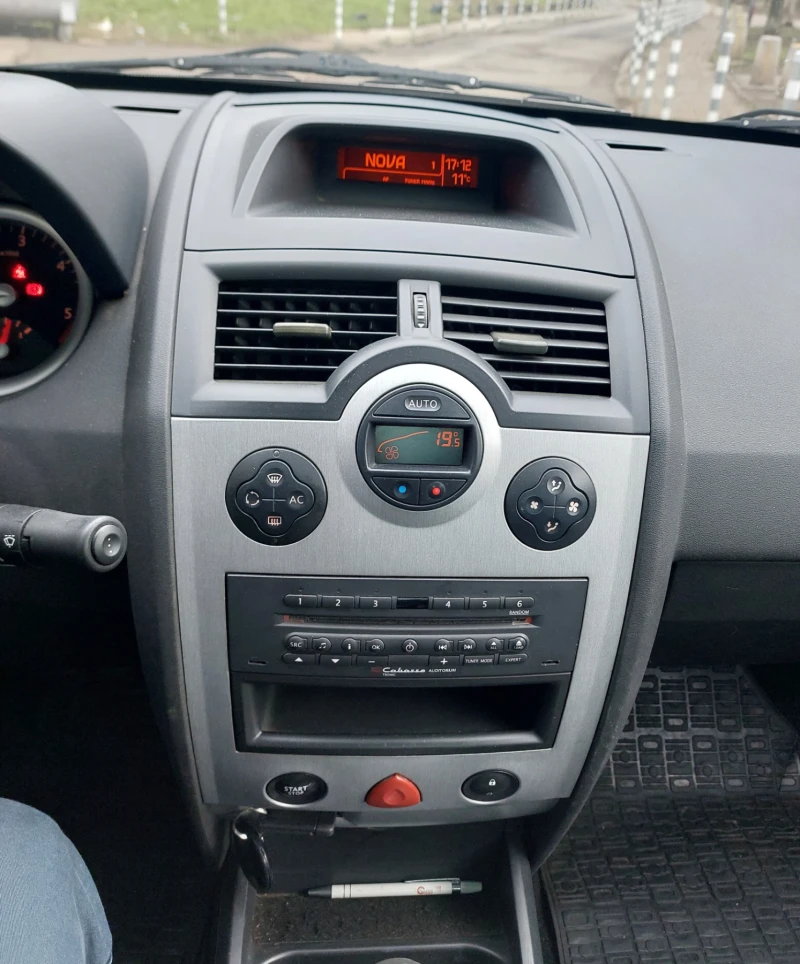 Renault Megane, снимка 4 - Автомобили и джипове - 48939944