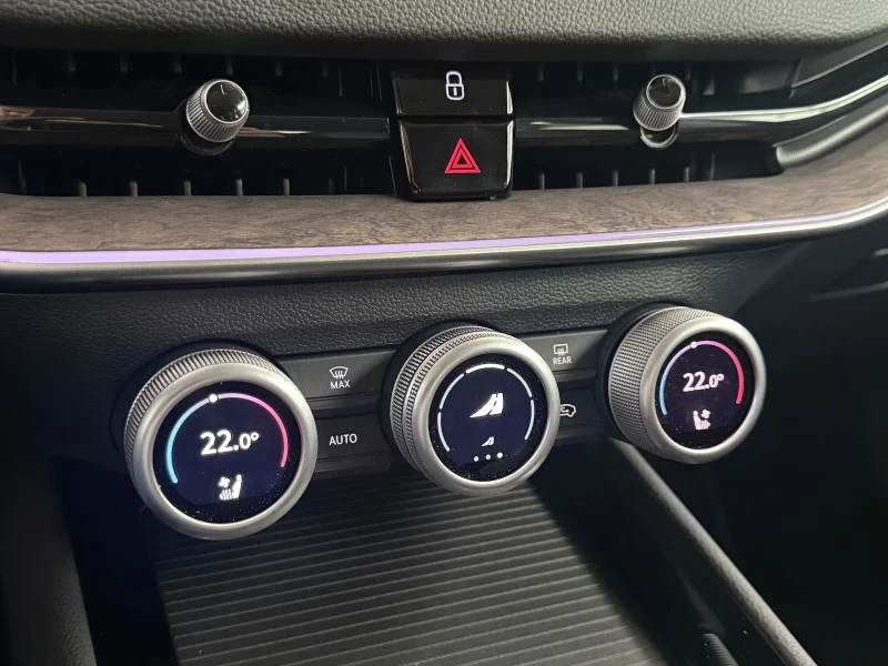 Skoda Superb 2.0TDI/193HP/MATRIX/HUD/TAW/L&K/ACC/360/CAM/692f, снимка 13 - Автомобили и джипове - 51592000