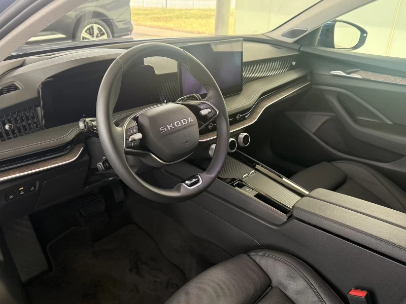Skoda Superb 2.0TDI/193HP/MATRIX/HUD/TAW/L&K/ACC/360/CAM/692f, снимка 8 - Автомобили и джипове - 51592000