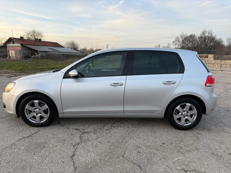 VW Golf 1.6TDI, снимка 2 - Автомобили и джипове - 52840010