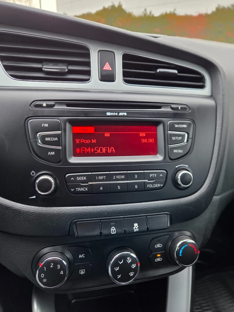 Kia Ceed 1.4CRDi , снимка 8 - Автомобили и джипове - 53324026