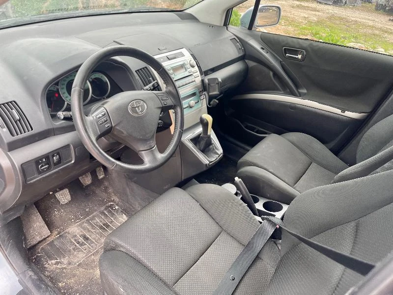 Toyota Corolla verso 2.2 D-4D 136к.с НА ЧАСТИ , снимка 9 - Автомобили и джипове - 41140540