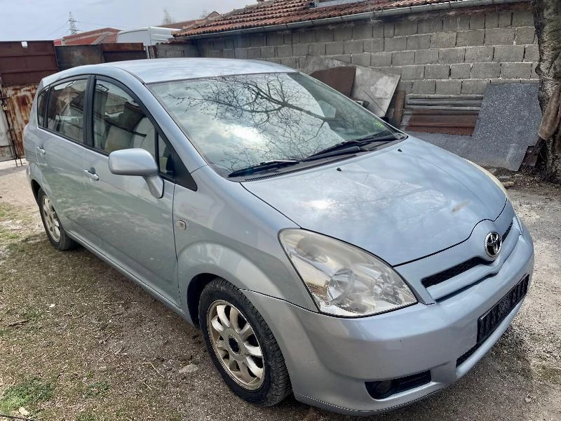 Toyota Corolla verso 2.2 D-4D 136к.с НА ЧАСТИ , снимка 3 - Автомобили и джипове - 41140540