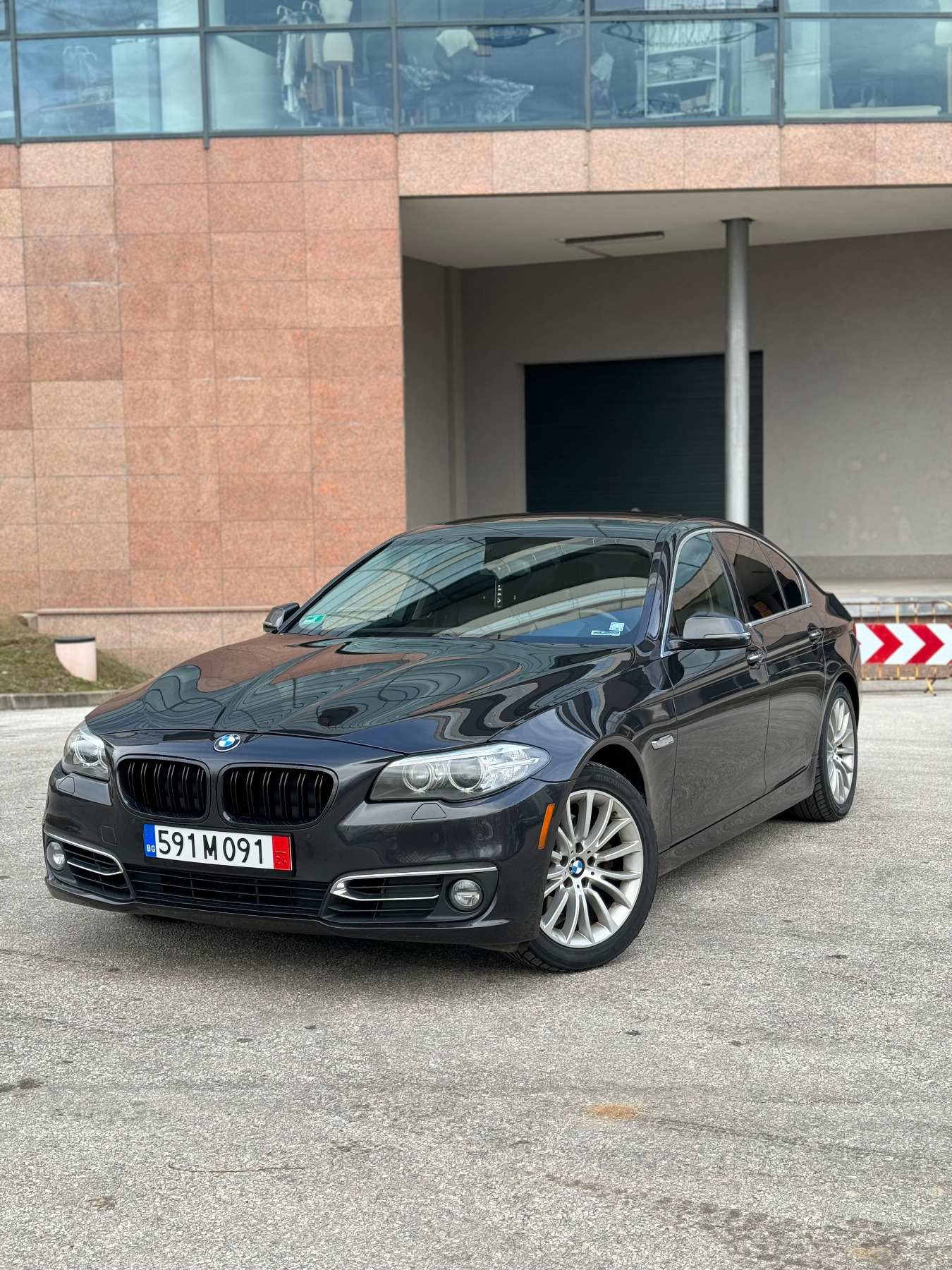 BMW 528 xDrive - FACELIFT - Luxury Line  - изображение 1