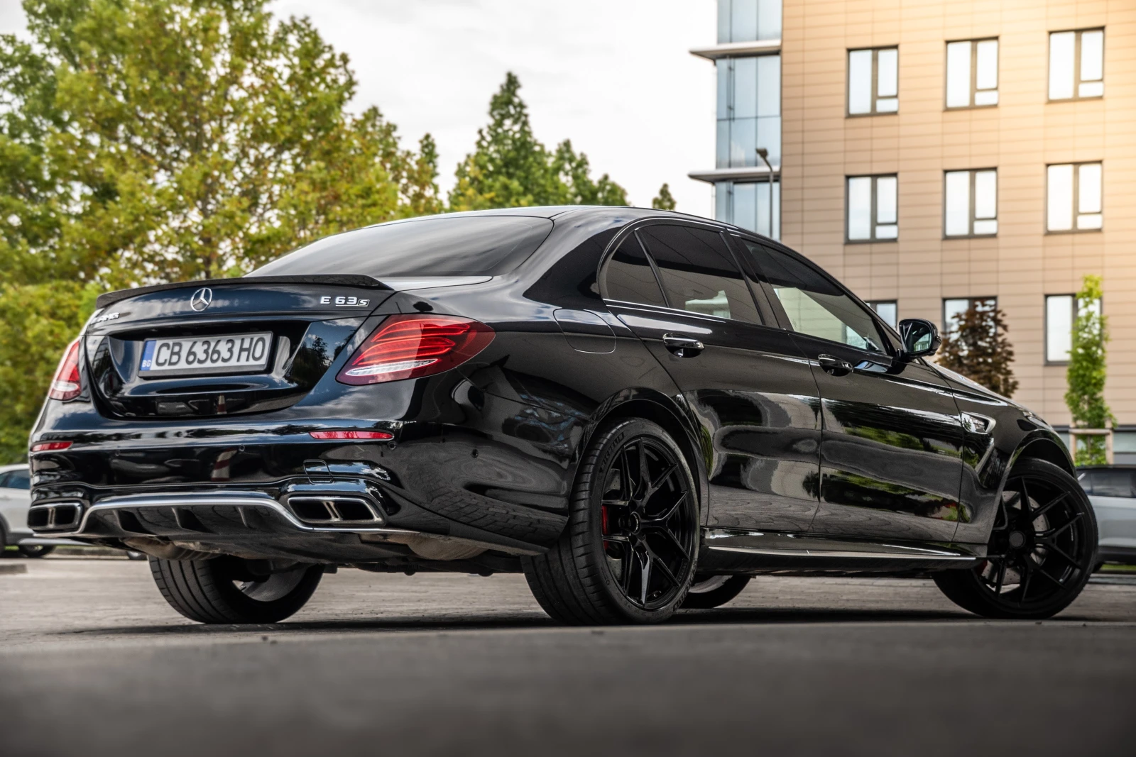 Mercedes-Benz E 63 AMG S, Всички екстри, ЛИЗИНГ - изображение 2