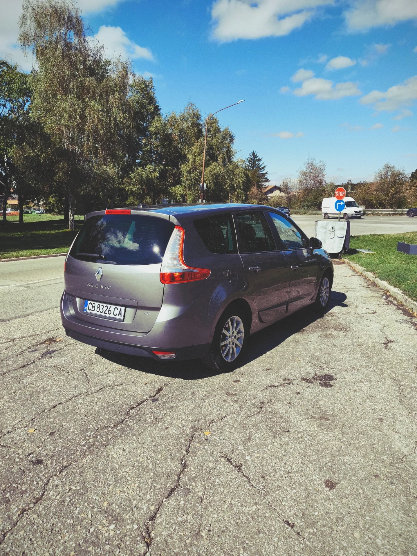 Renault Grand scenic 1.5(110)AUTOMATIC/ РЕГИСТРИРАН/Летни + Зимни Гуми  - изображение 4