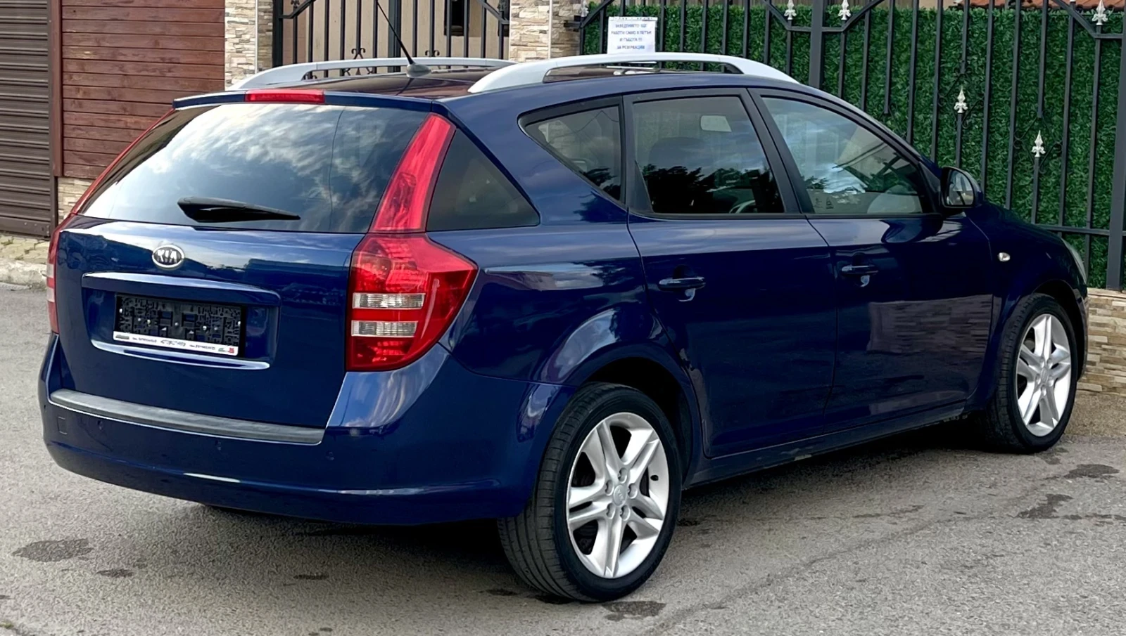 Kia Ceed 1.6 CRDi Напълно обслужен ! - изображение 4