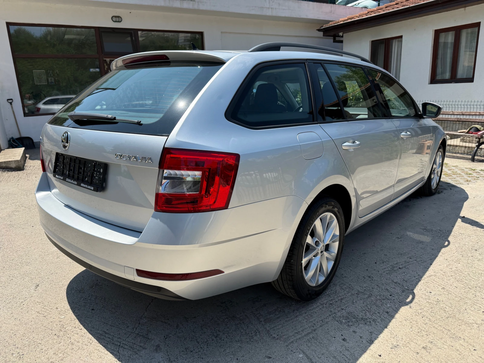 Skoda Octavia 1.6TDI Distronic. - изображение 4