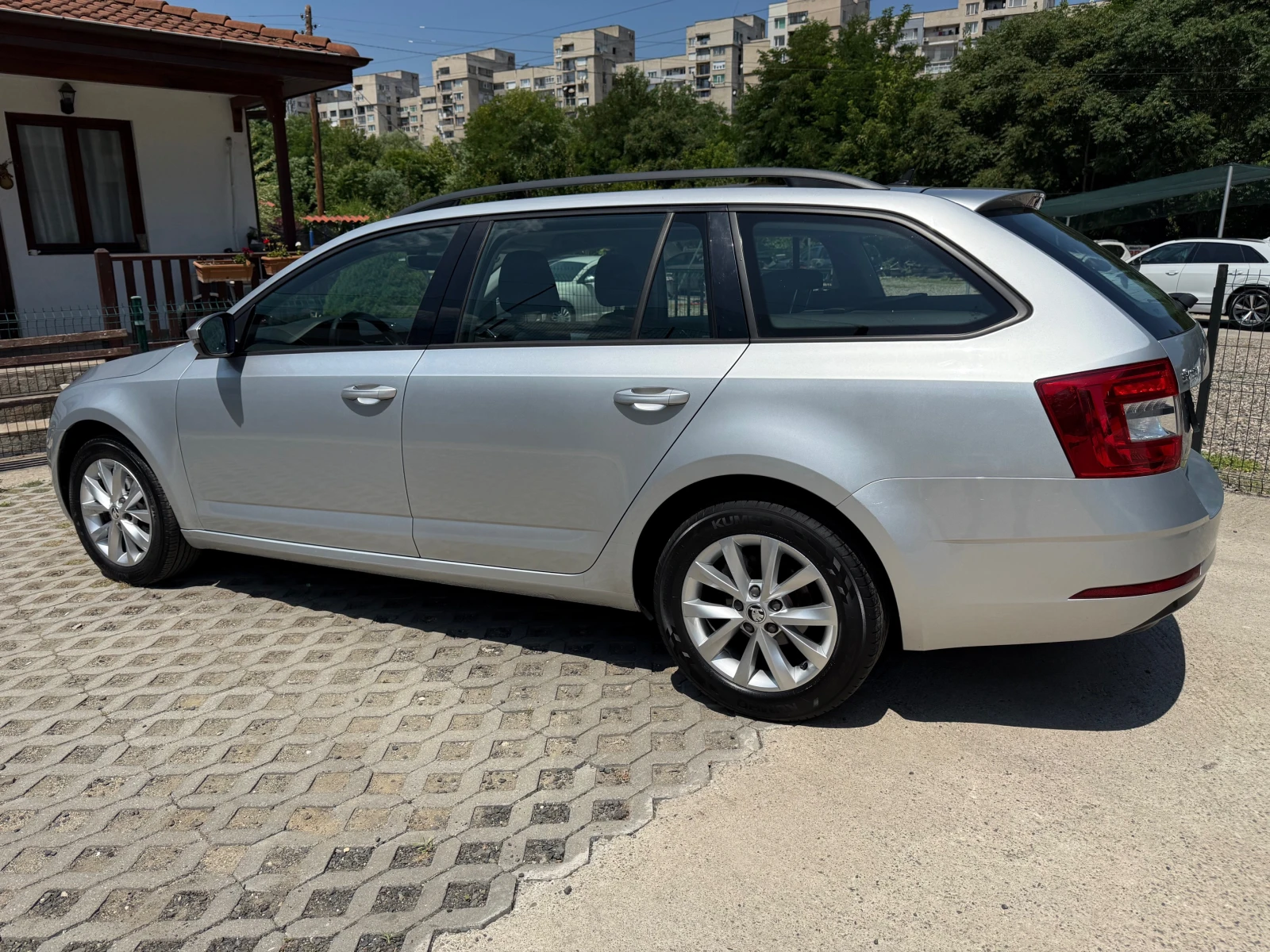 Skoda Octavia 1.6TDI Distronic. - изображение 7