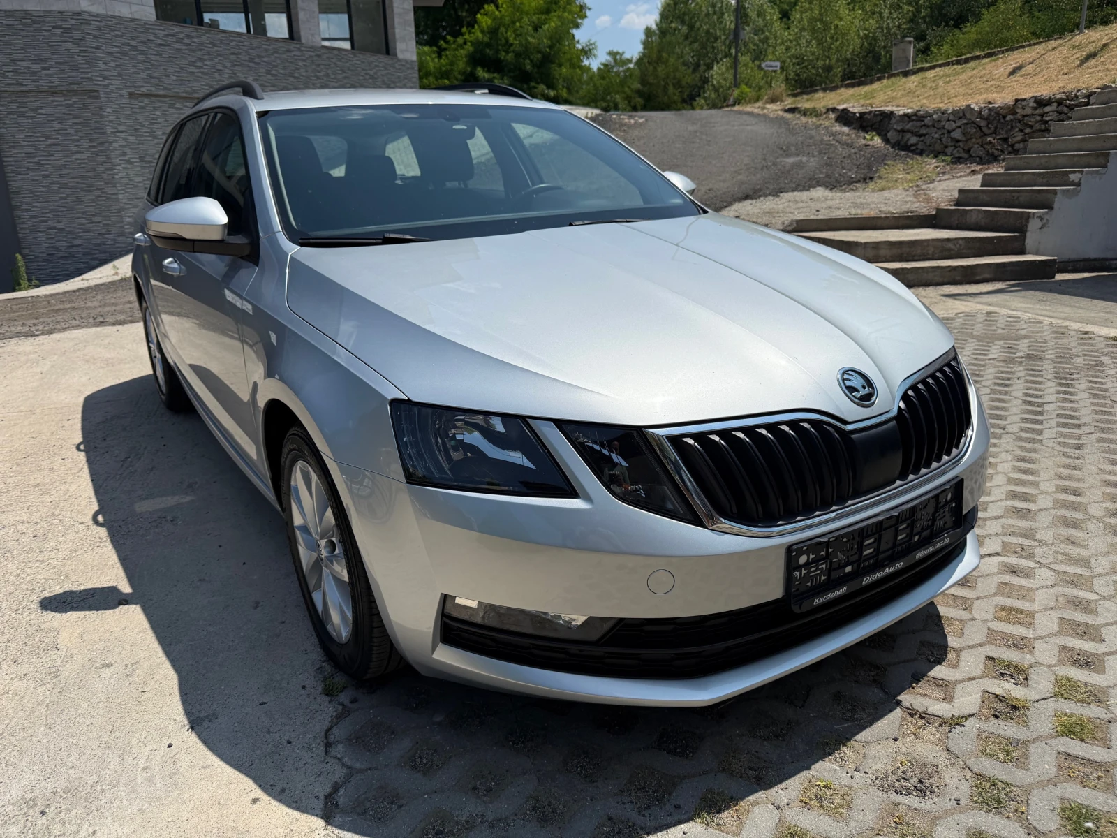 Skoda Octavia 1.6TDI Distronic. - изображение 2