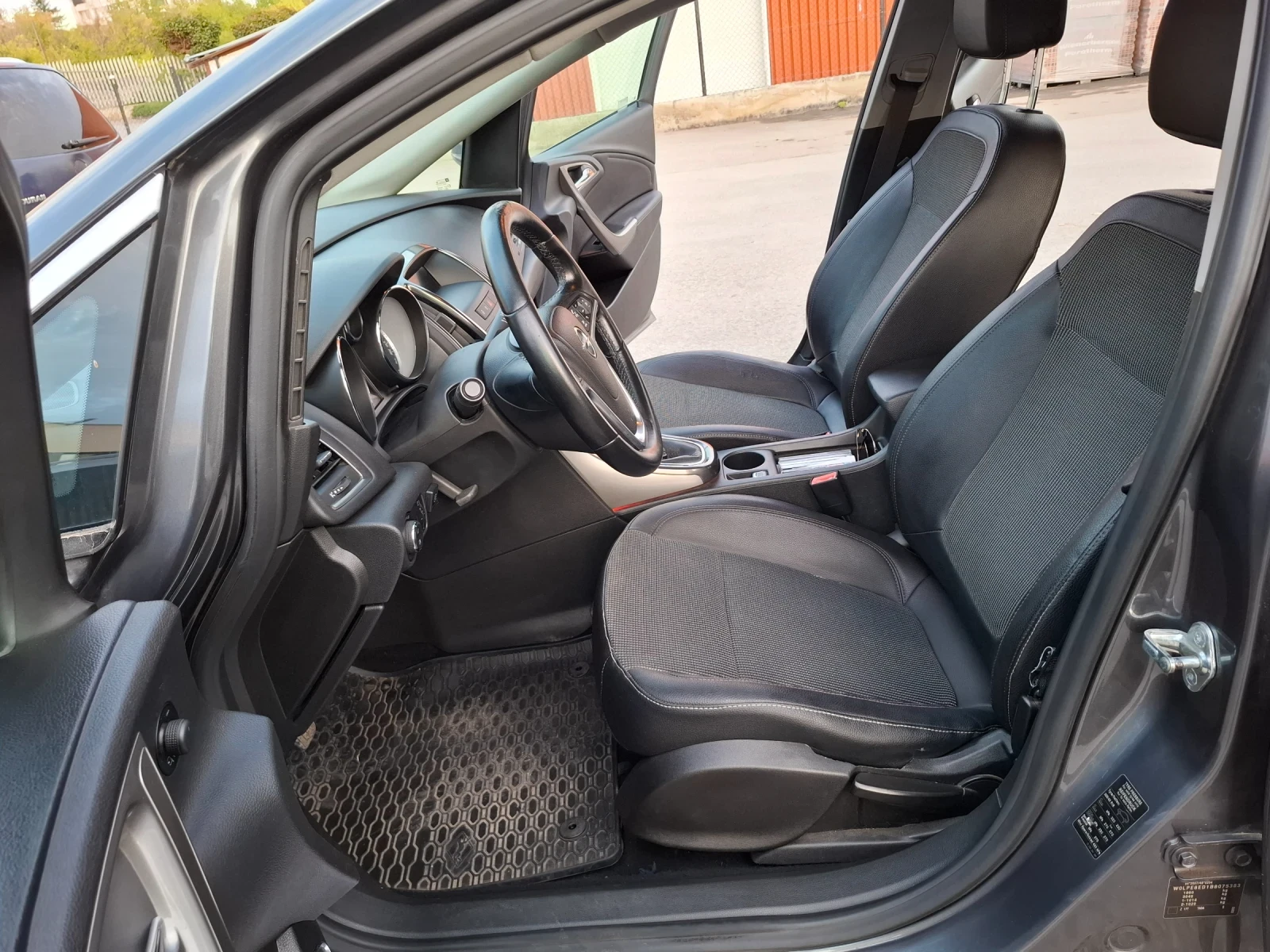 Opel Astra Astra J SPORTS TOURER  - изображение 6