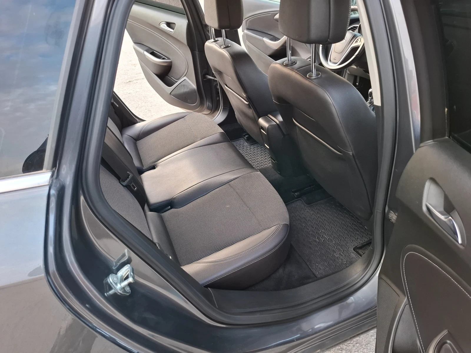 Opel Astra Astra J SPORTS TOURER  - изображение 9