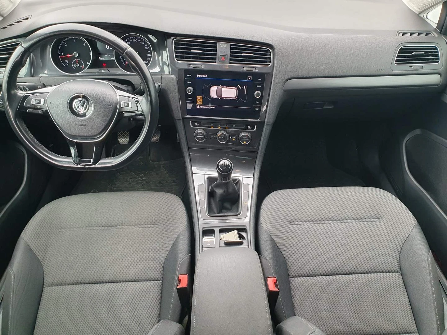 VW Golf Comfortline 1.6TDI BMT - изображение 4