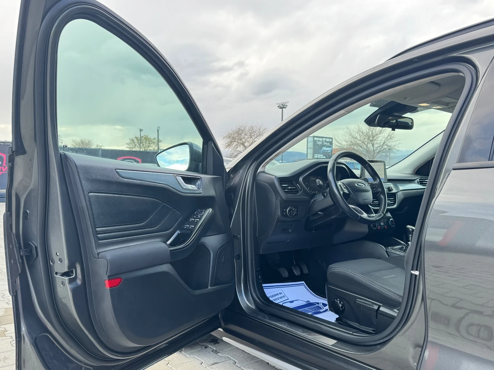 Ford Focus 1.5TDCI ACTIVE , снимка 9 - Автомобили и джипове - 54009412