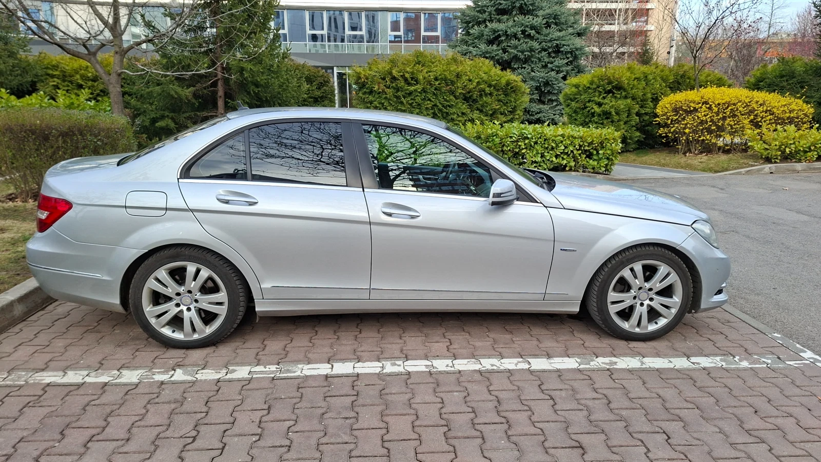 Mercedes-Benz C 220 W204 Facelift, снимка 4 - Автомобили и джипове - 54096841