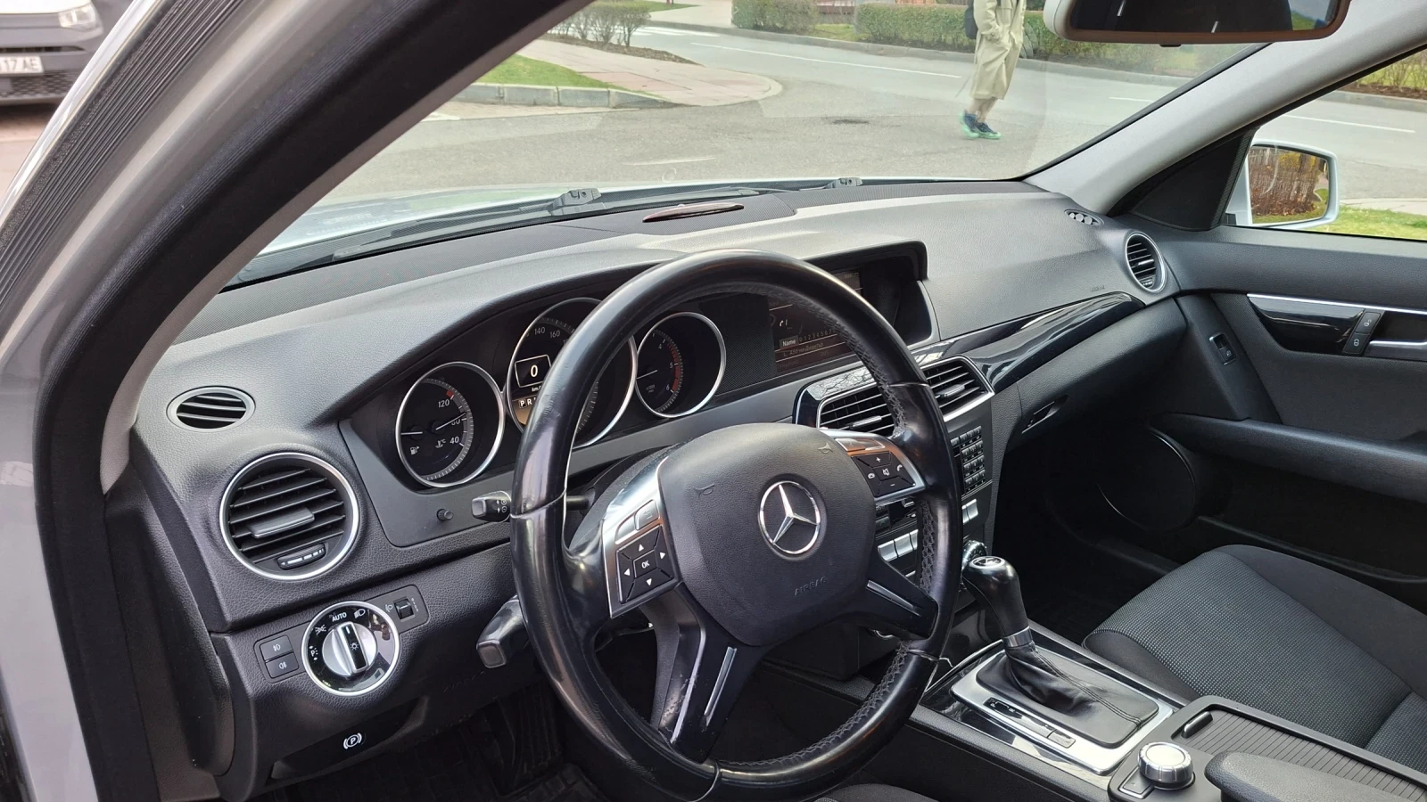 Mercedes-Benz C 220 W204 Facelift, снимка 10 - Автомобили и джипове - 54096841