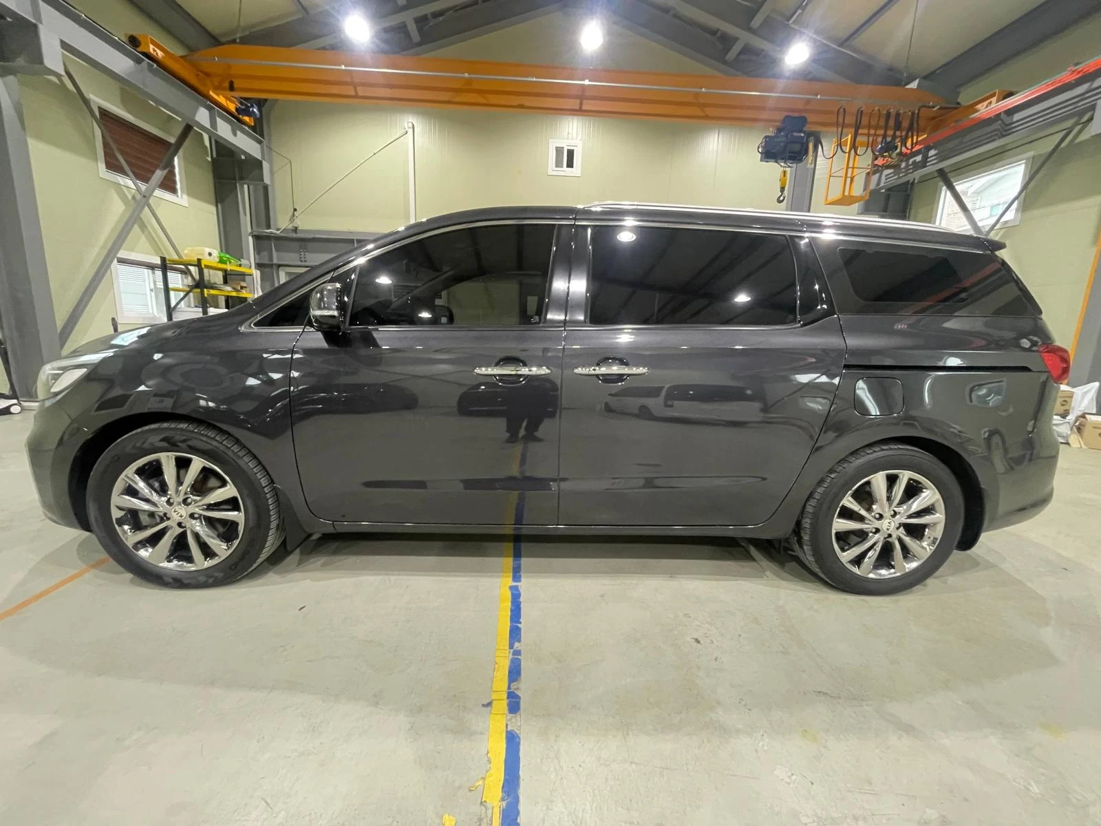 Kia Carnival 2.2 CRDi ! 8+ 1 ! Noblesse Special !, снимка 4 - Автомобили и джипове - 54134708