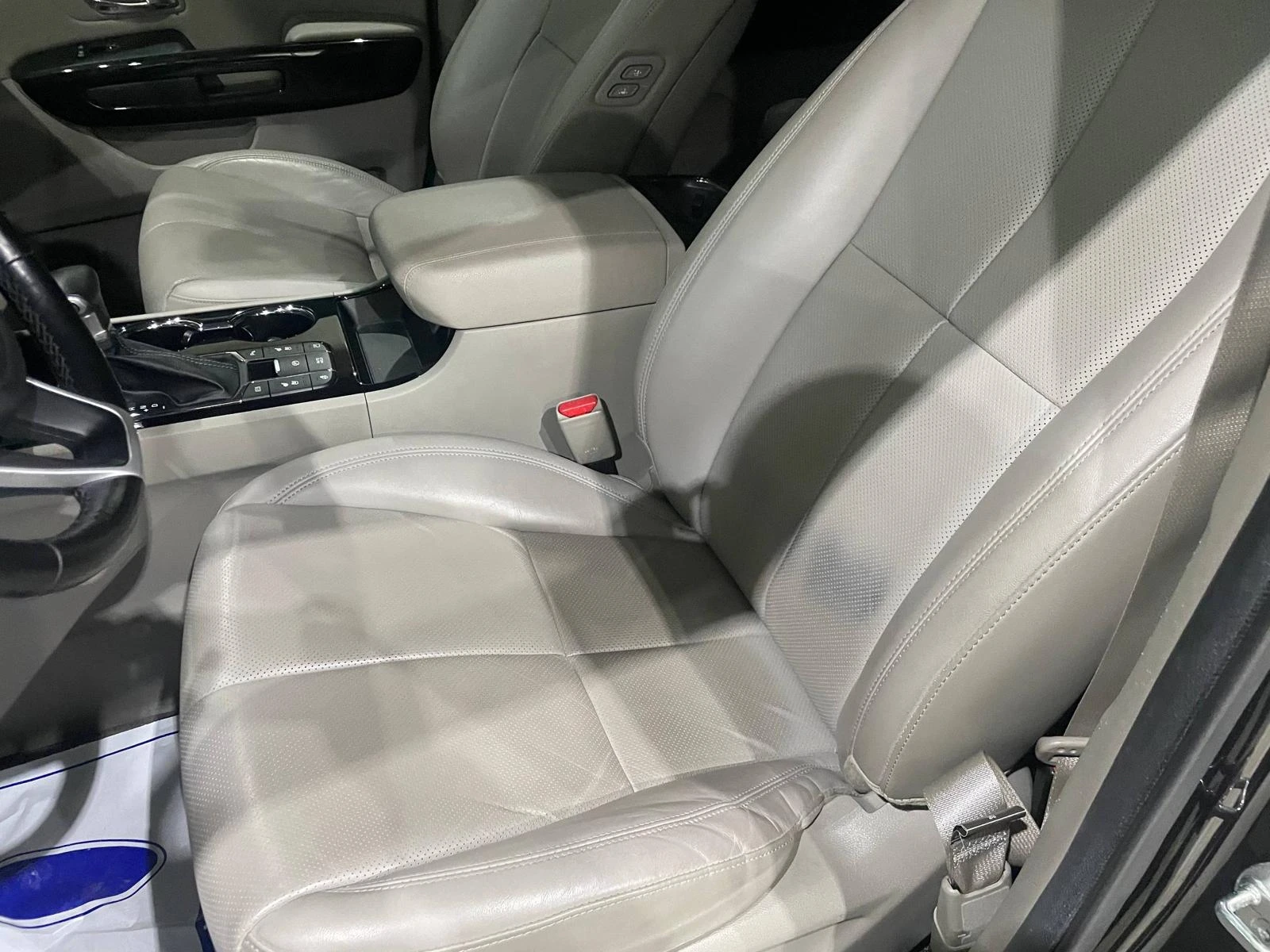 Kia Carnival 2.2 CRDi ! 8+ 1 ! Noblesse Special !, снимка 9 - Автомобили и джипове - 54134708