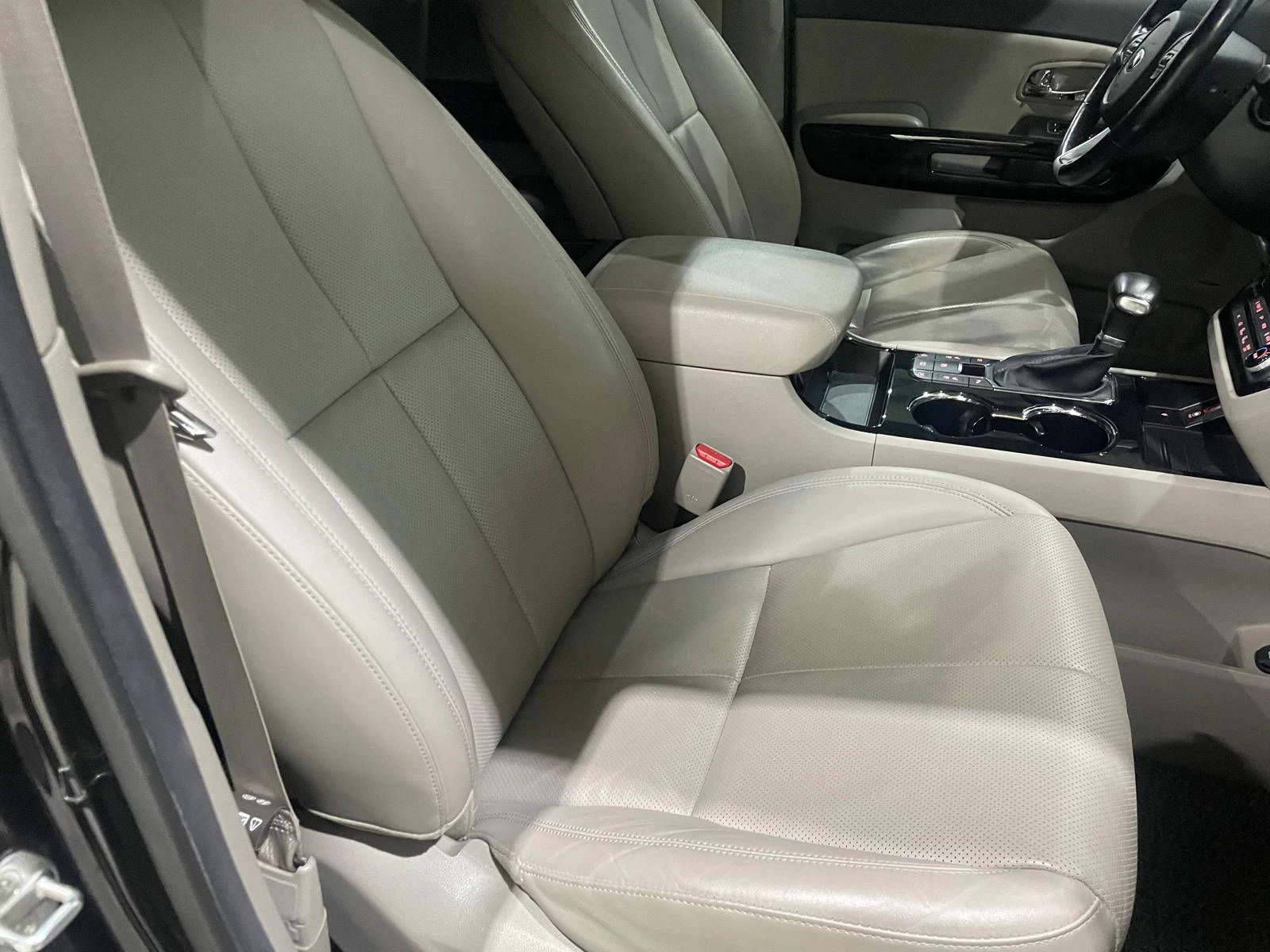 Kia Carnival 2.2 CRDi ! 8+ 1 ! Noblesse Special !, снимка 12 - Автомобили и джипове - 54134708