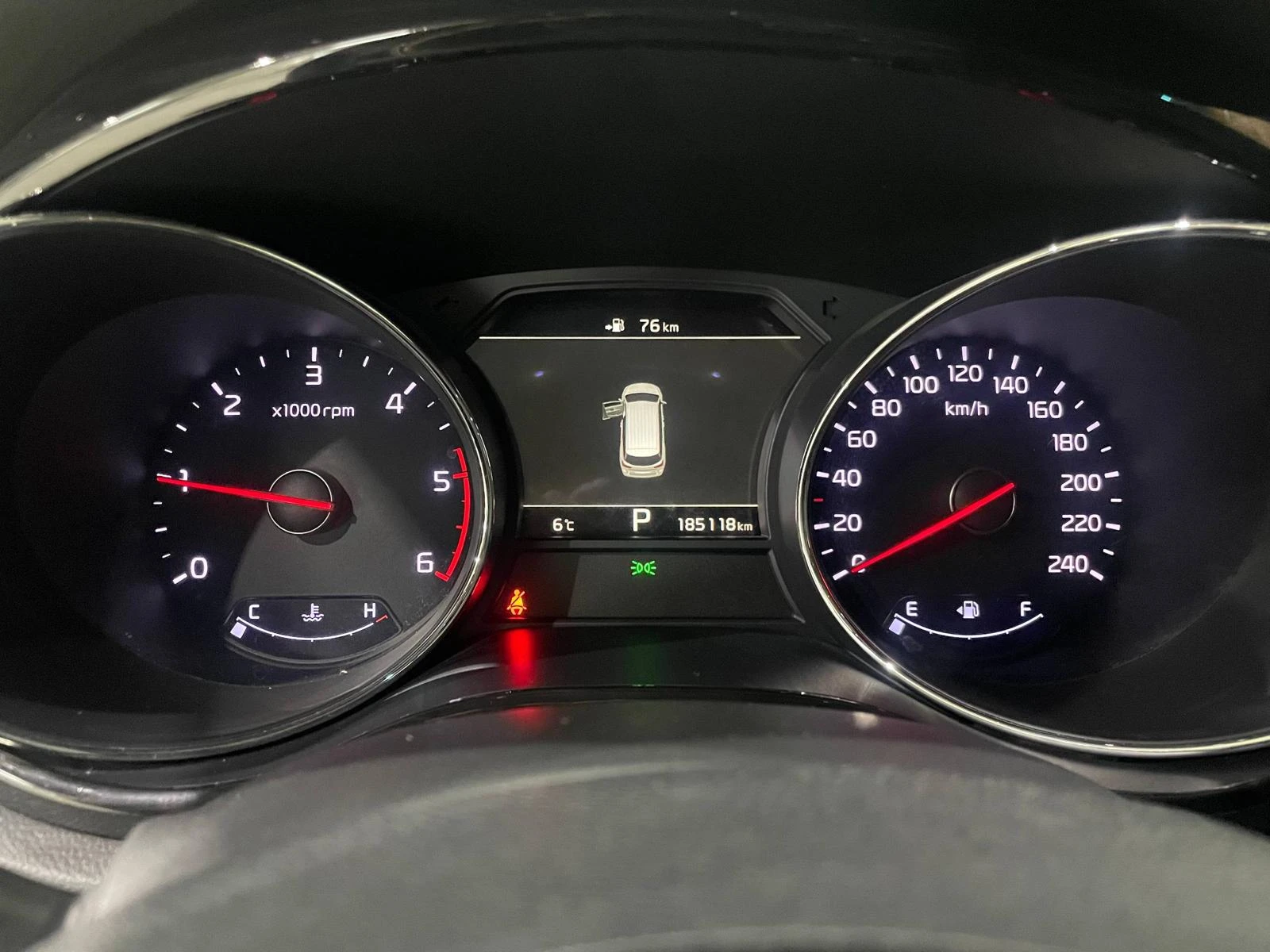 Kia Carnival 2.2 CRDi ! 8+ 1 ! Noblesse Special !, снимка 14 - Автомобили и джипове - 54134708